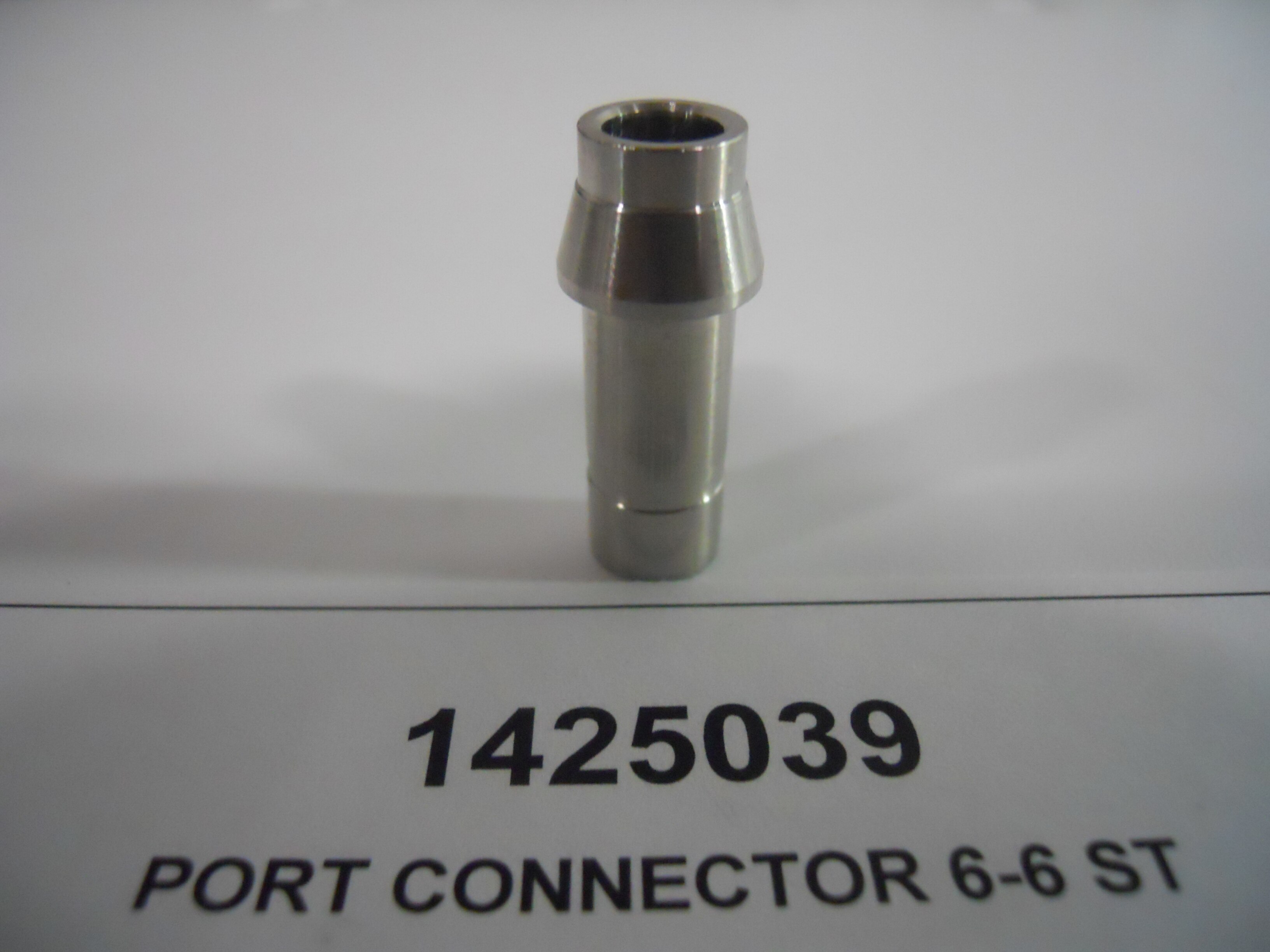 PORT CONNECTOR 6-6 ST